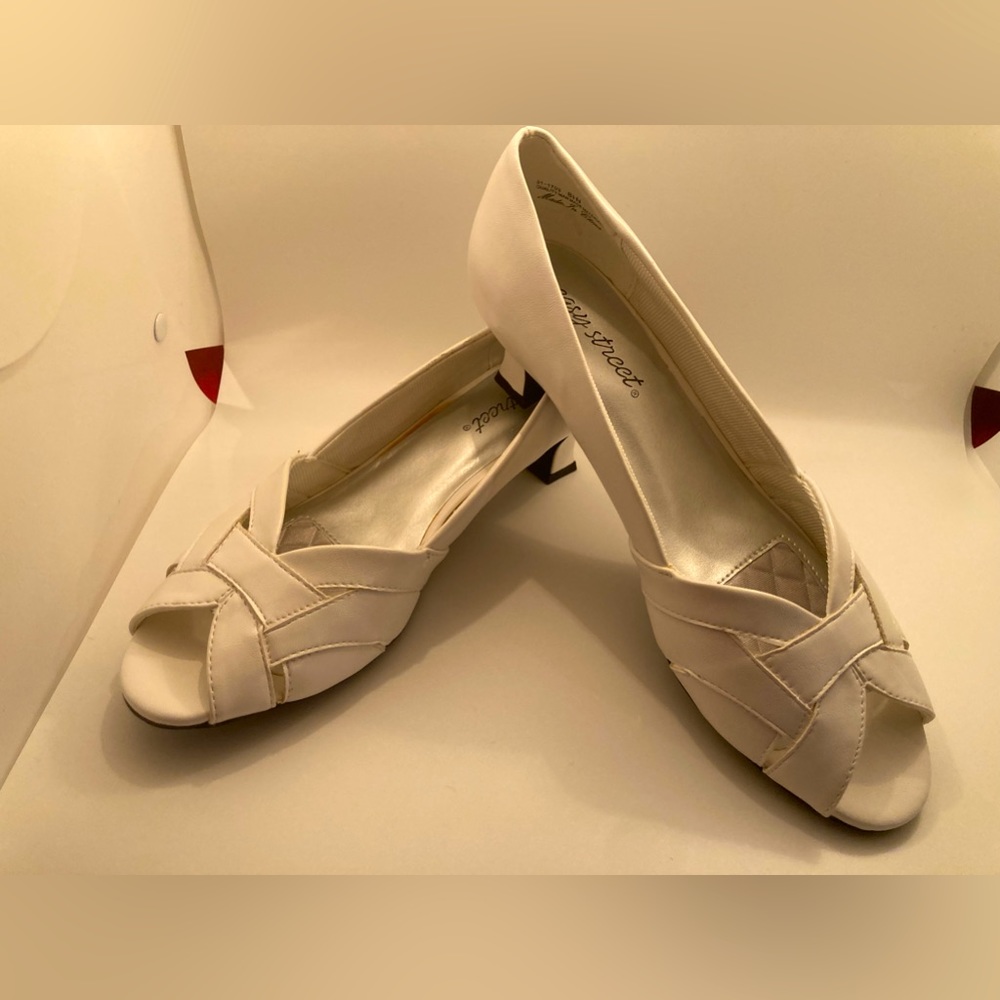 Easy Street white dress shoes.